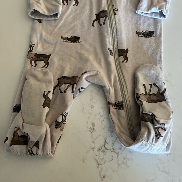 Kyte Reindeer zippered footie 0-3 mon - Picture 4 of 5